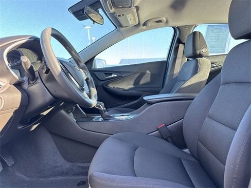 Used 2025 Chevrolet Malibu LT image 11