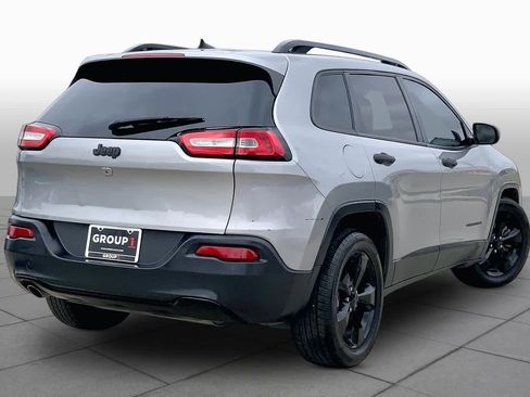 Used 2016 Jeep Cherokee Sport FWD image 13