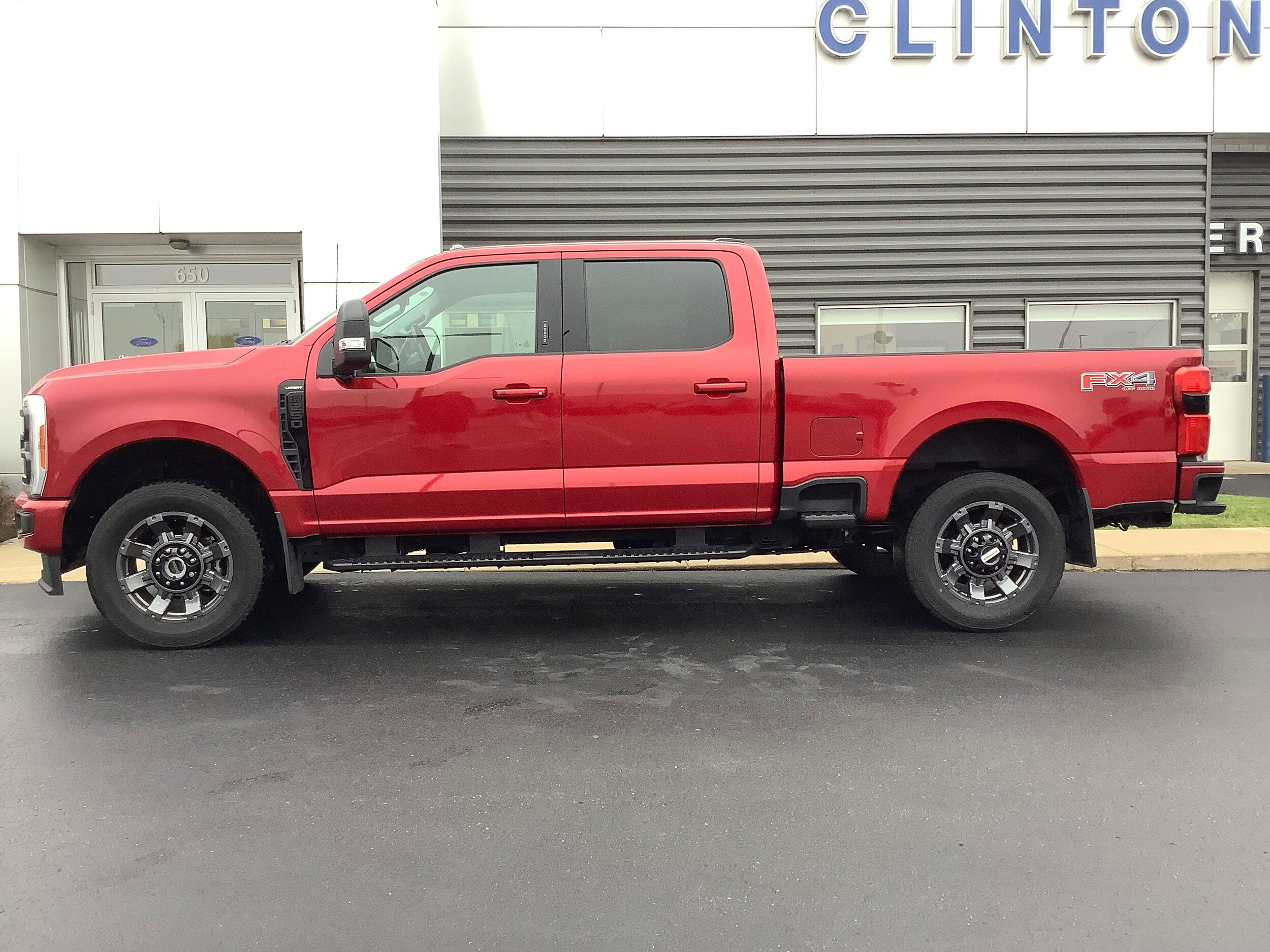 Used 2023 Ford F250 Lariat w/ Sport Appearance Package AWD/4WD image 2