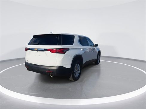 Used 2023 Chevrolet Traverse LS image 8
