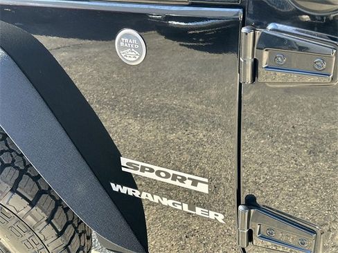 Used 2017 Jeep Wrangler Sport w/ Quick Order Package 24S image 28