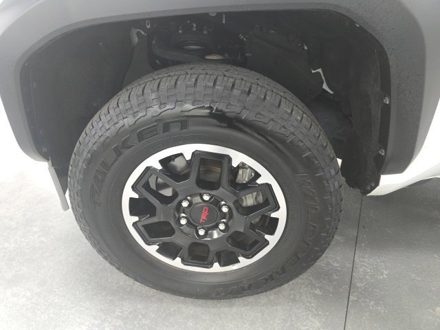 Used 2024 Toyota Tacoma TRD Off-Road w/ TRD Off Road Premium Package AWD/4WD image 18