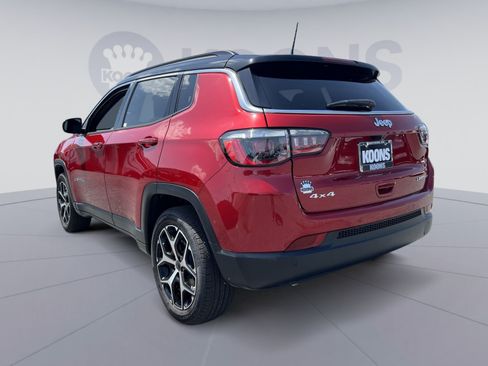 Used 2025 Jeep Compass Limited AWD/4WD image 4