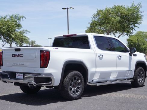 New 2026 GMC Sierra 1500 SLT AWD/4WD image 3