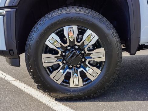 New 2026 GMC Sierra 2500 Denali w/ Denali Reserve Package AWD/4WD image 7