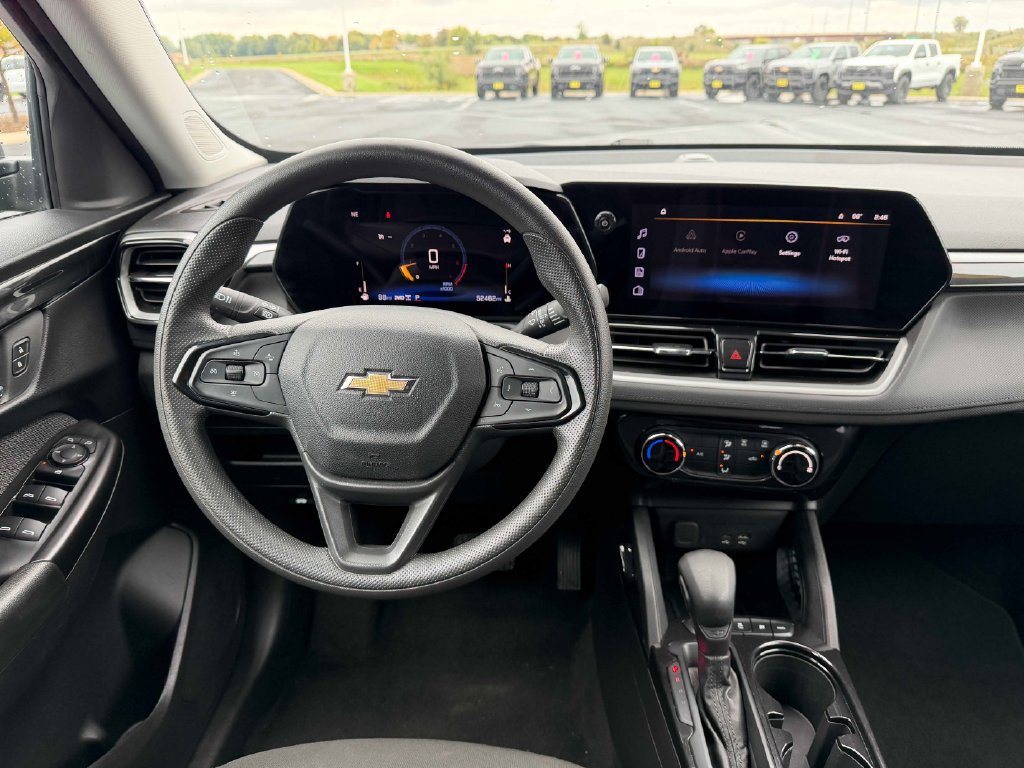 Used 2025 Chevrolet TrailBlazer LT AWD/4WD image 26