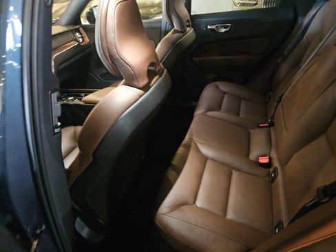 Certified 2023 Volvo XC60 B5 Plus w/ Climate Package AWD/4WD image 12