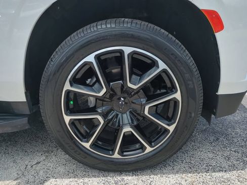Certified 2022 Chevrolet Suburban RST w/ Luxury Package RWD image 11