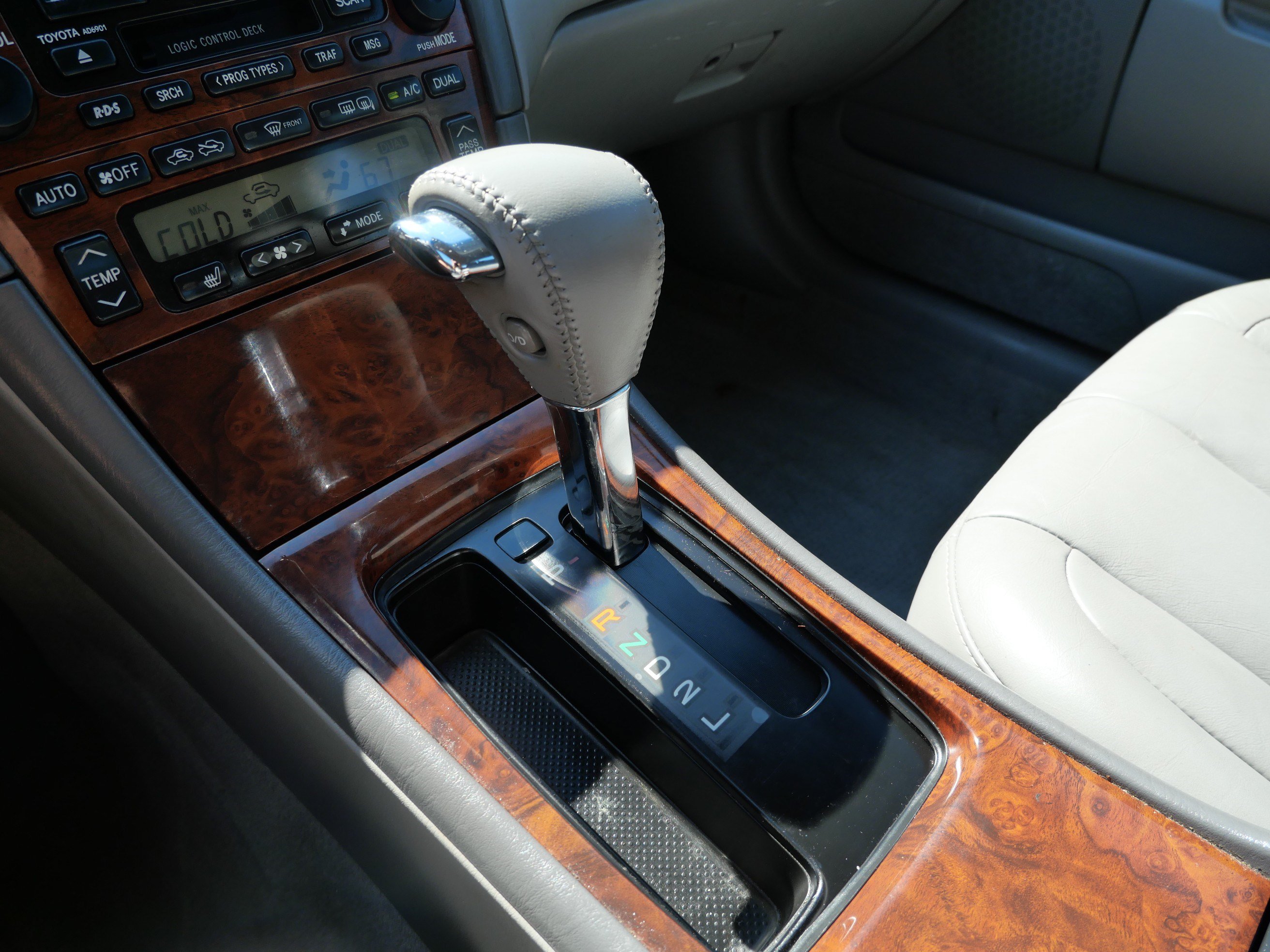 Used 2003 Toyota Avalon XLS FWD image 25