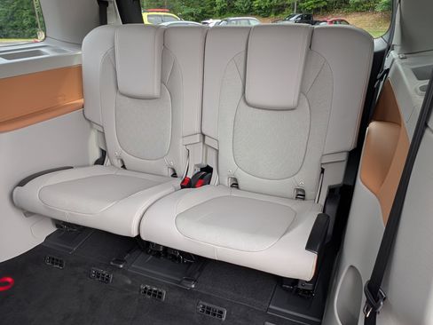 Used 2025 Volkswagen ID. Buzz Pro S Plus RWD image 19
