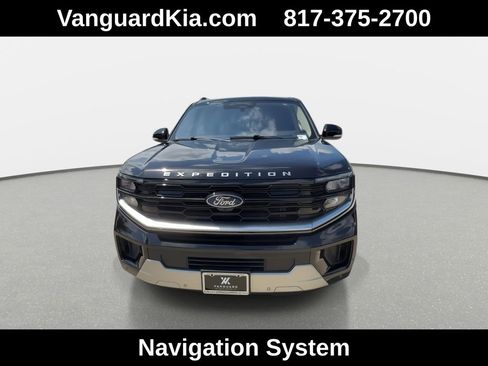 Used 2025 Ford Expedition Max Platinum AWD/4WD image 3