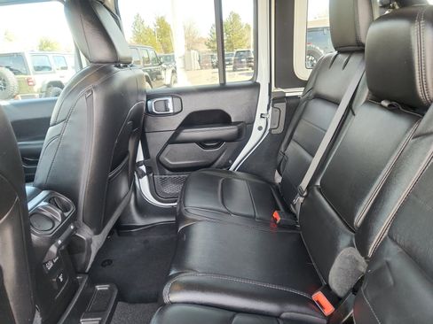 Used 2020 Jeep Wrangler Unlimited Sahara image 17