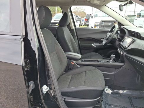 Used 2024 Nissan Kicks SV image 28