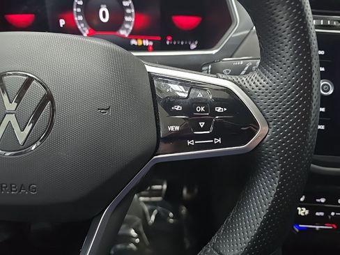 Used 2022 Volkswagen Tiguan SE R-Line image 21