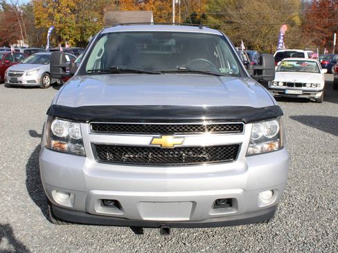 Used 2014 Chevrolet Suburban LS image 3
