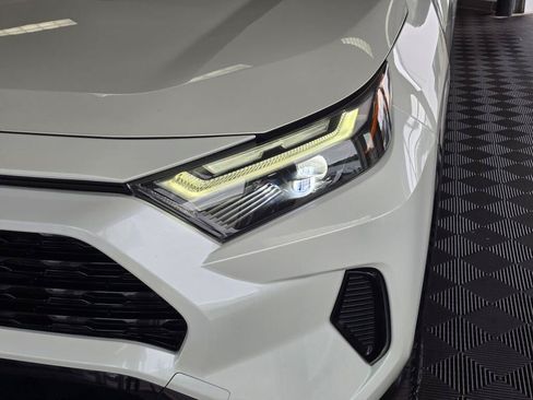 Used 2022 Toyota RAV4 SE w/ Convenience Package AWD/4WD image 9
