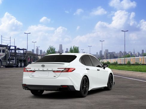 New 2026 Toyota Camry Hybrid FWD image 9