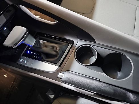 New 2025 Hyundai Elantra Sport image 23