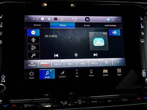 Used 2022 Jeep Wagoneer Series III RWD image 22