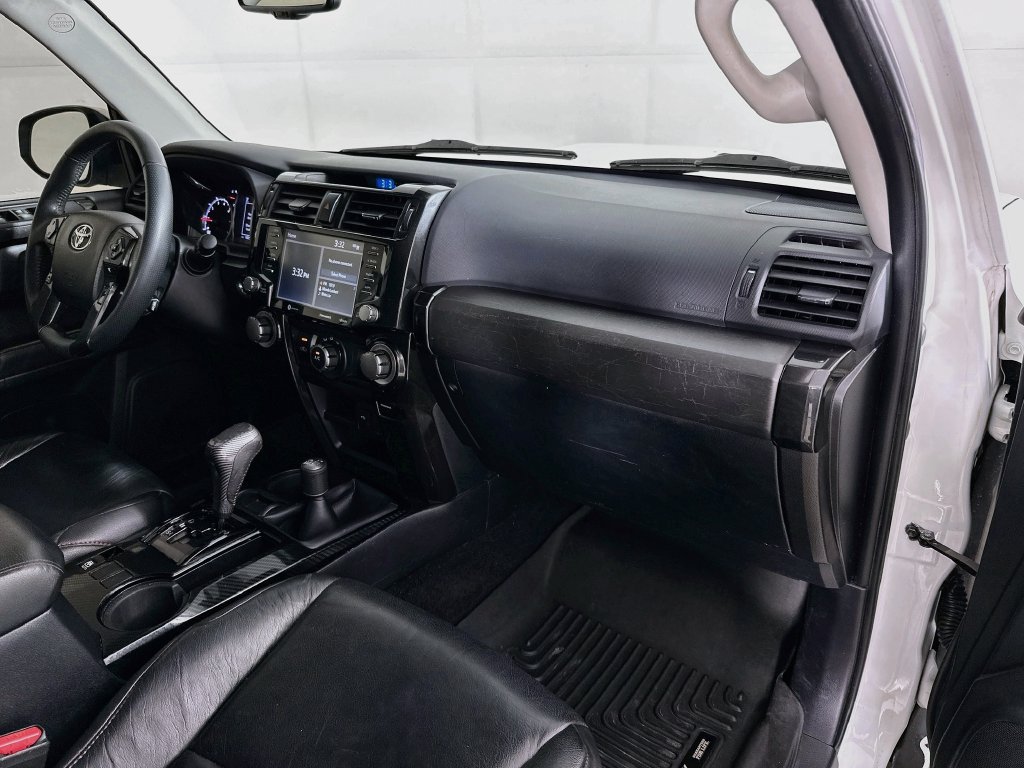 Used 2021 Toyota 4Runner TRD Off-Road AWD/4WD image 32