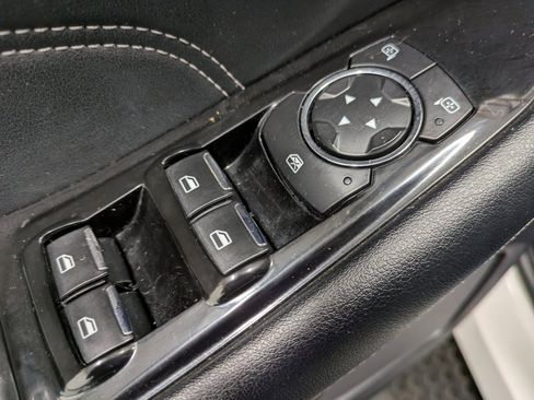 Used 2019 Ford Edge Titanium w/ Equipment Group 301A image 9