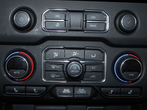 Used 2021 Chevrolet Tahoe LT image 33