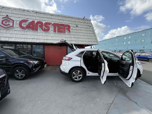 Used 2019 Ford Edge SEL w/ Equipment Group 201A image 44