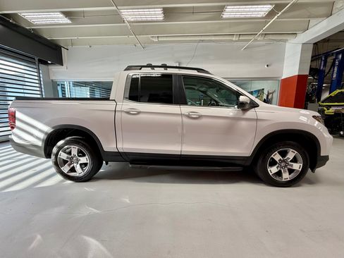 Used 2025 Honda Ridgeline RTL image 12