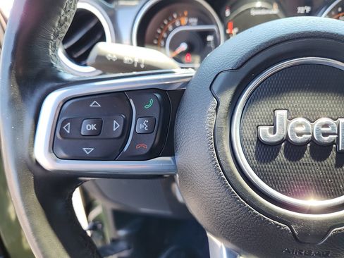 Used 2021 Jeep Wrangler Unlimited Sahara AWD/4WD image 19