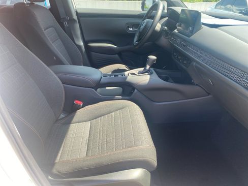 Certified 2025 Honda HR-V Sport image 32