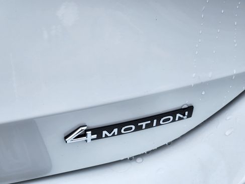 New 2025 Volkswagen Tiguan SE AWD/4WD image 24