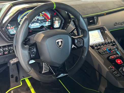 Used 2020 Lamborghini Aventador SVJ AWD/4WD image 15