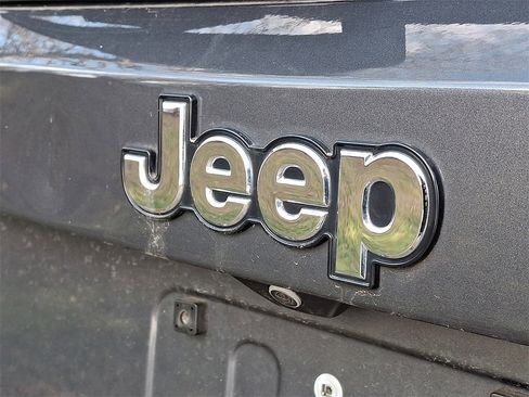 Used 2023 Jeep Renegade Latitude w/ Premium Group image 30