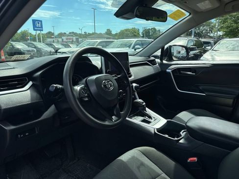 Used 2025 Toyota RAV4 XLE AWD/4WD image 14