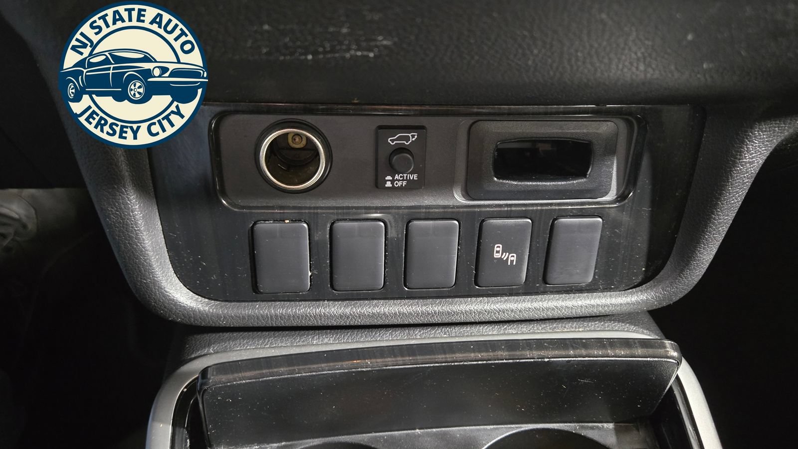 Used 2018 Mitsubishi Outlander SEL AWD/4WD image 17