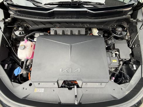 Certified 2024 Kia Niro Wind w/ Wind Preserve Package FWD image 14