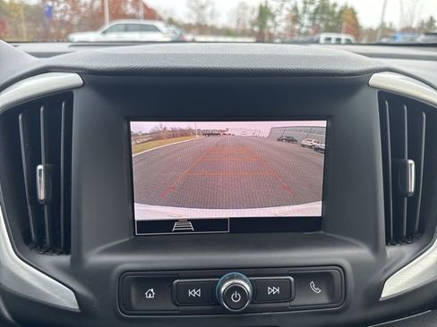Used 2024 GMC Terrain SLE image 23