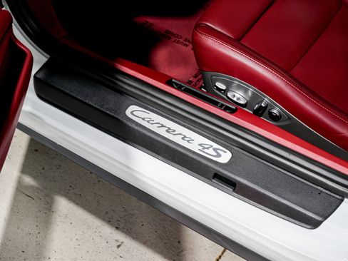 Used 2016 Porsche 911 Carrera 4S image 25