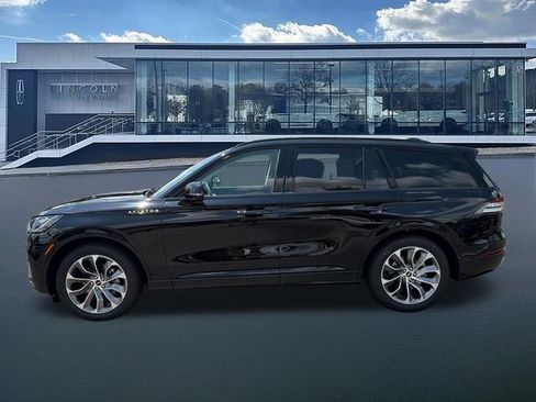New 2026 Lincoln Aviator 2WD w/ Jet Appearance Package image 4