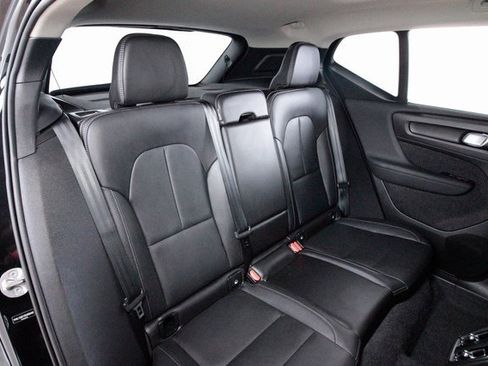 Certified 2025 Volvo XC40 B5 Plus image 25