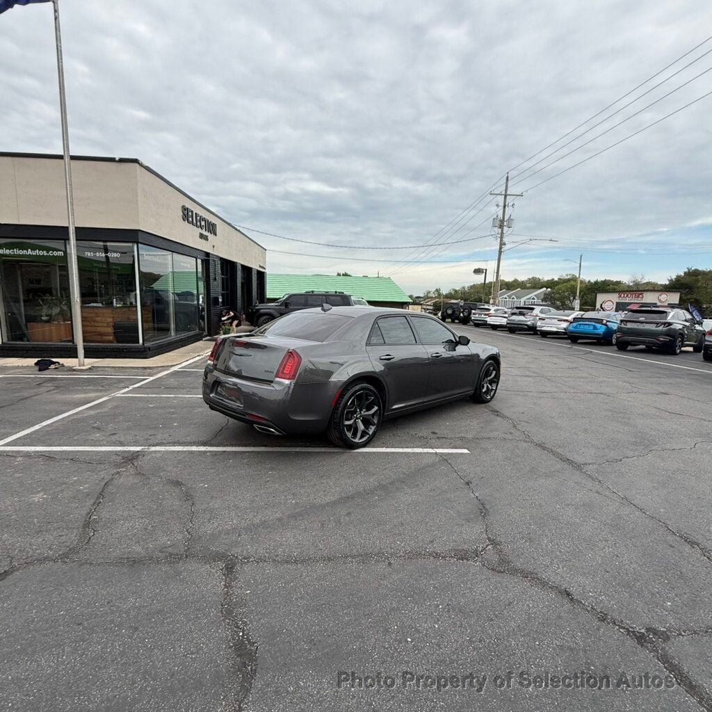 Used 2023 Chrysler 300 Touring w/ Sport Appearance Package RWD image 16