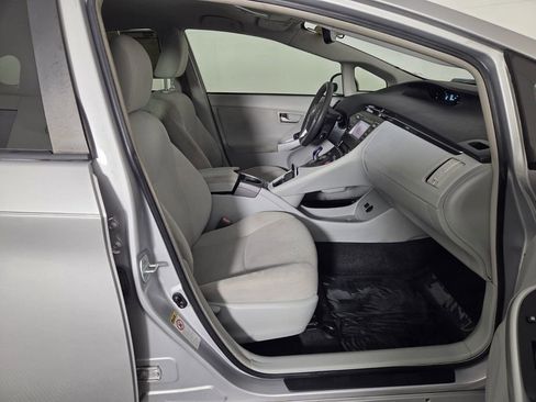 Used 2015 Toyota Prius Two image 32