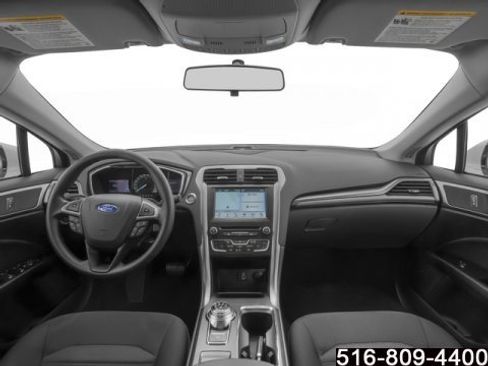 Used 2018 Ford Fusion SE w/ Fusion SE Technology Package image 9