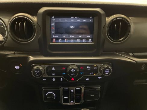 Used 2022 Jeep Wrangler Unlimited Sport AWD/4WD image 15