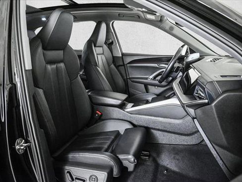 New 2025 Audi Q5 Premium Plus image 22