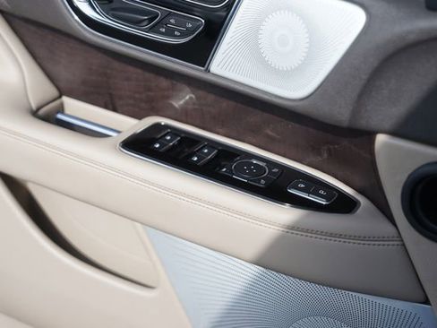 Used 2024 Lincoln Navigator L Reserve AWD/4WD image 32