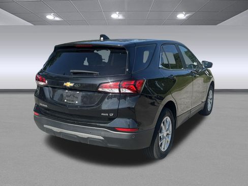 Used 2024 Chevrolet Equinox LT AWD/4WD image 3