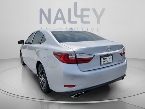 Used 2016 Lexus ES 350 w/ Luxury Package w/Wood Trim FWD image 3