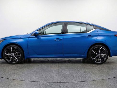 Used 2025 Nissan Altima 2.5 SR FWD image 5