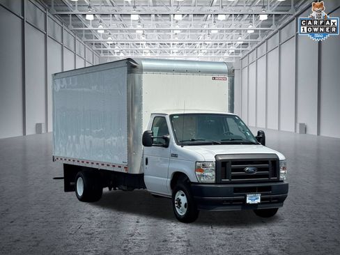 Used 2023 Ford E-450 and Econoline 450 Super Duty w/ Power Windows & Locks Group RWD image 4
